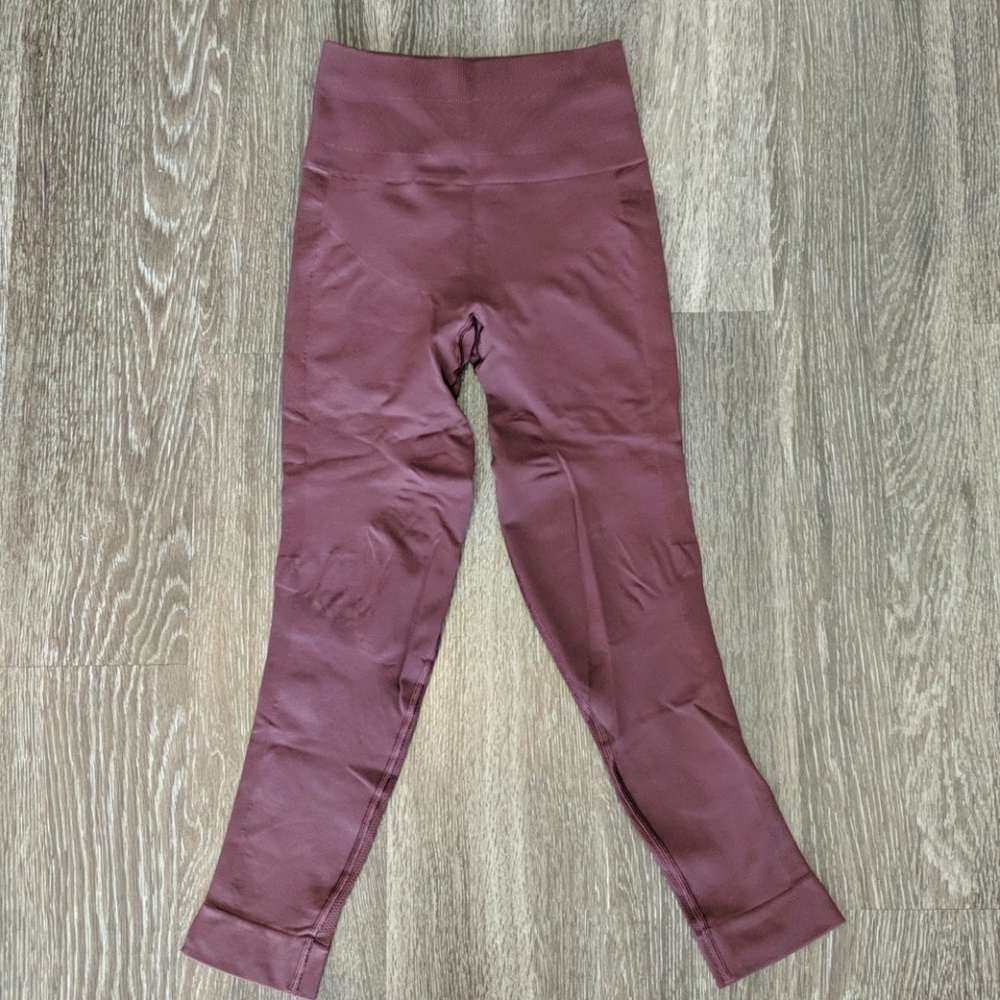 Lululemon Zone in Crop